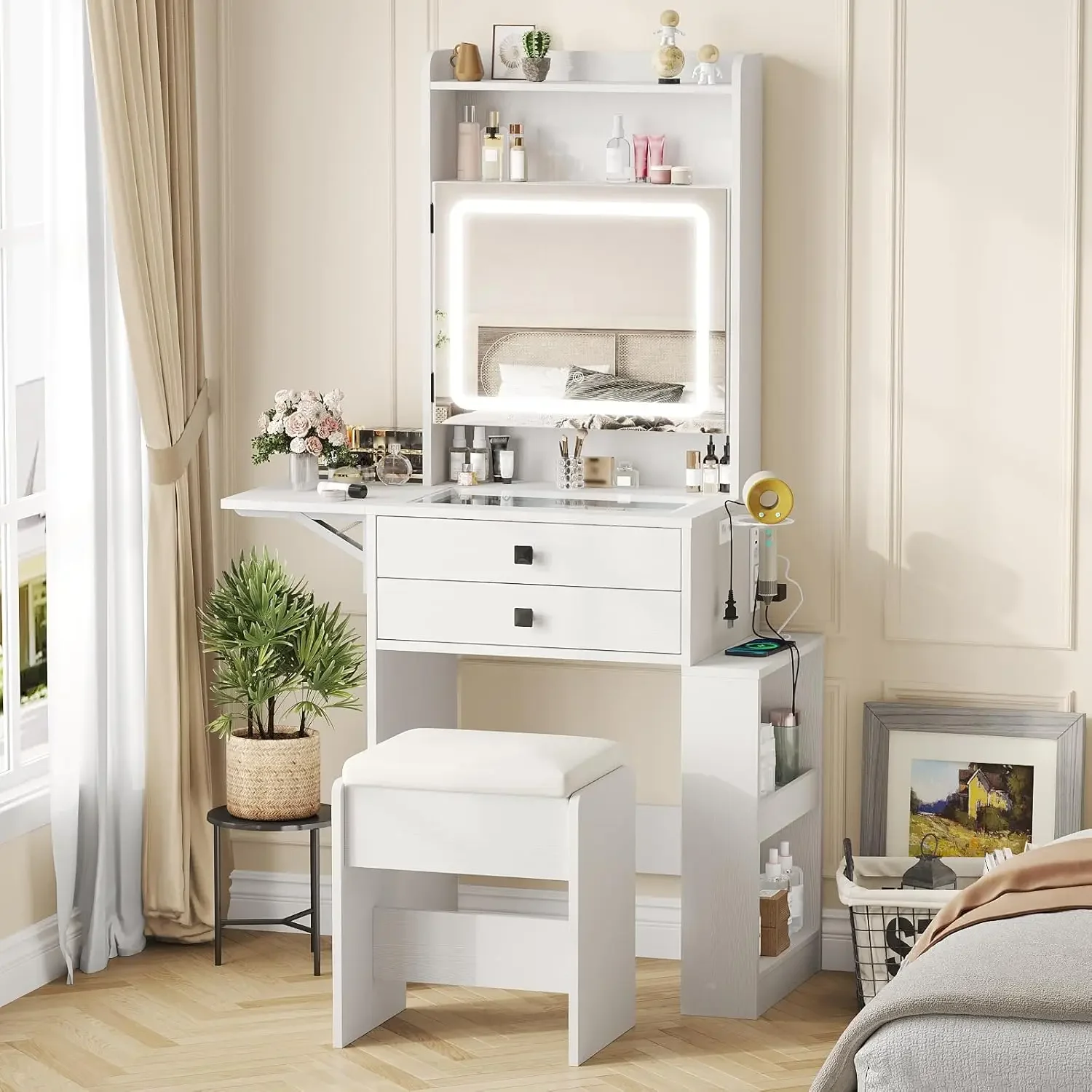 Desk Setup Charging Station - Meja Rias Kecil dengan Tiga Cermin