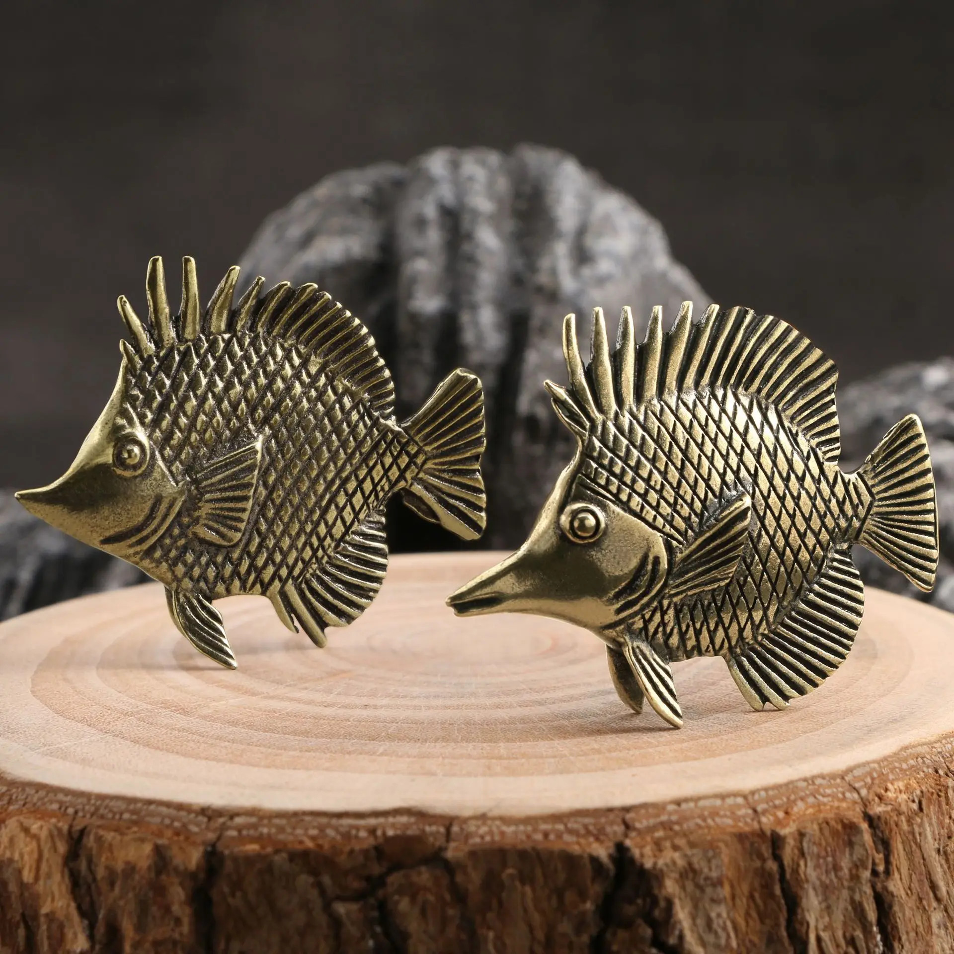 Desk Setup Cute - Ikan ornamen kuningan ikan antik lucu