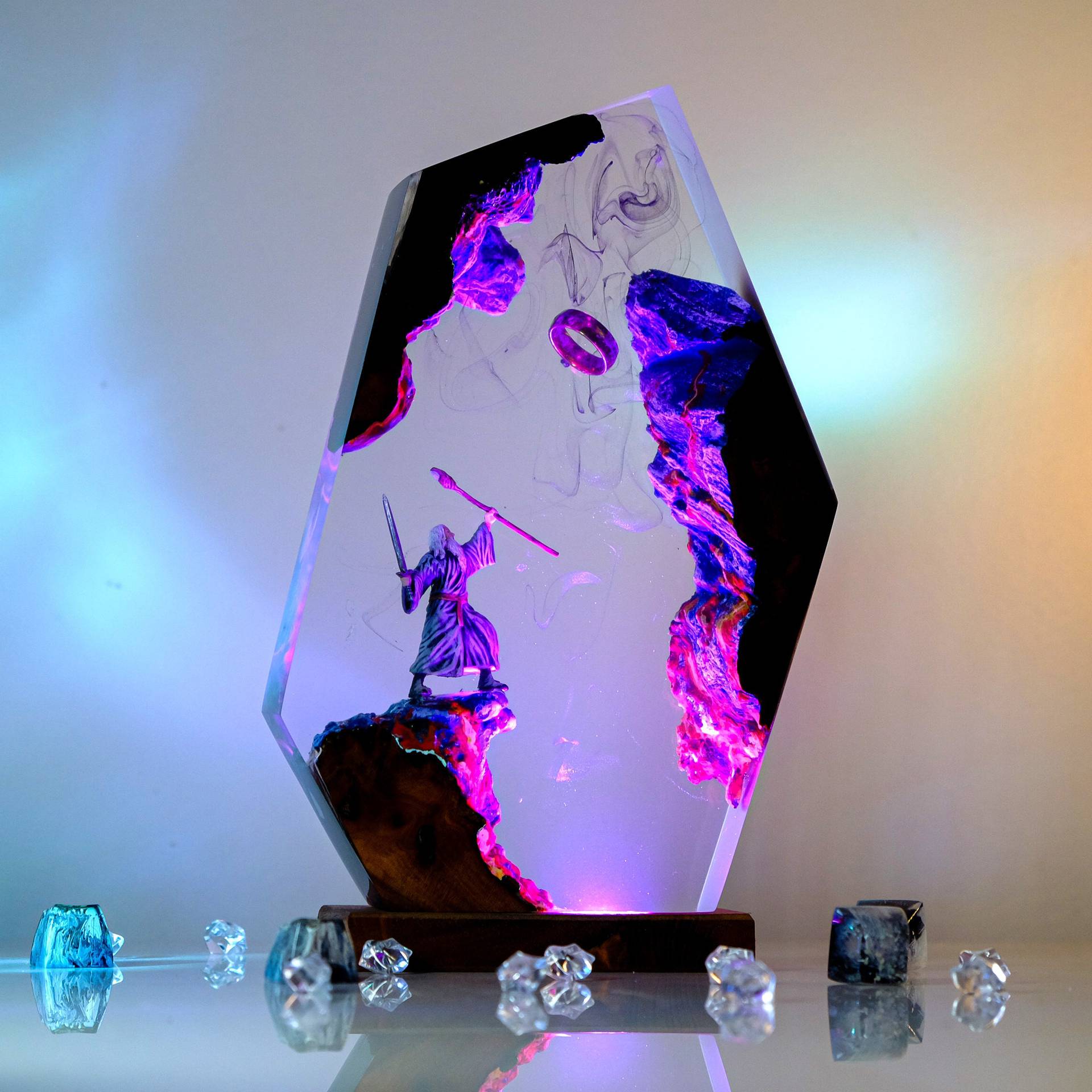 Lampu Resin Figur Adegan Film  - Desk Setup Desk ulasan dan harga